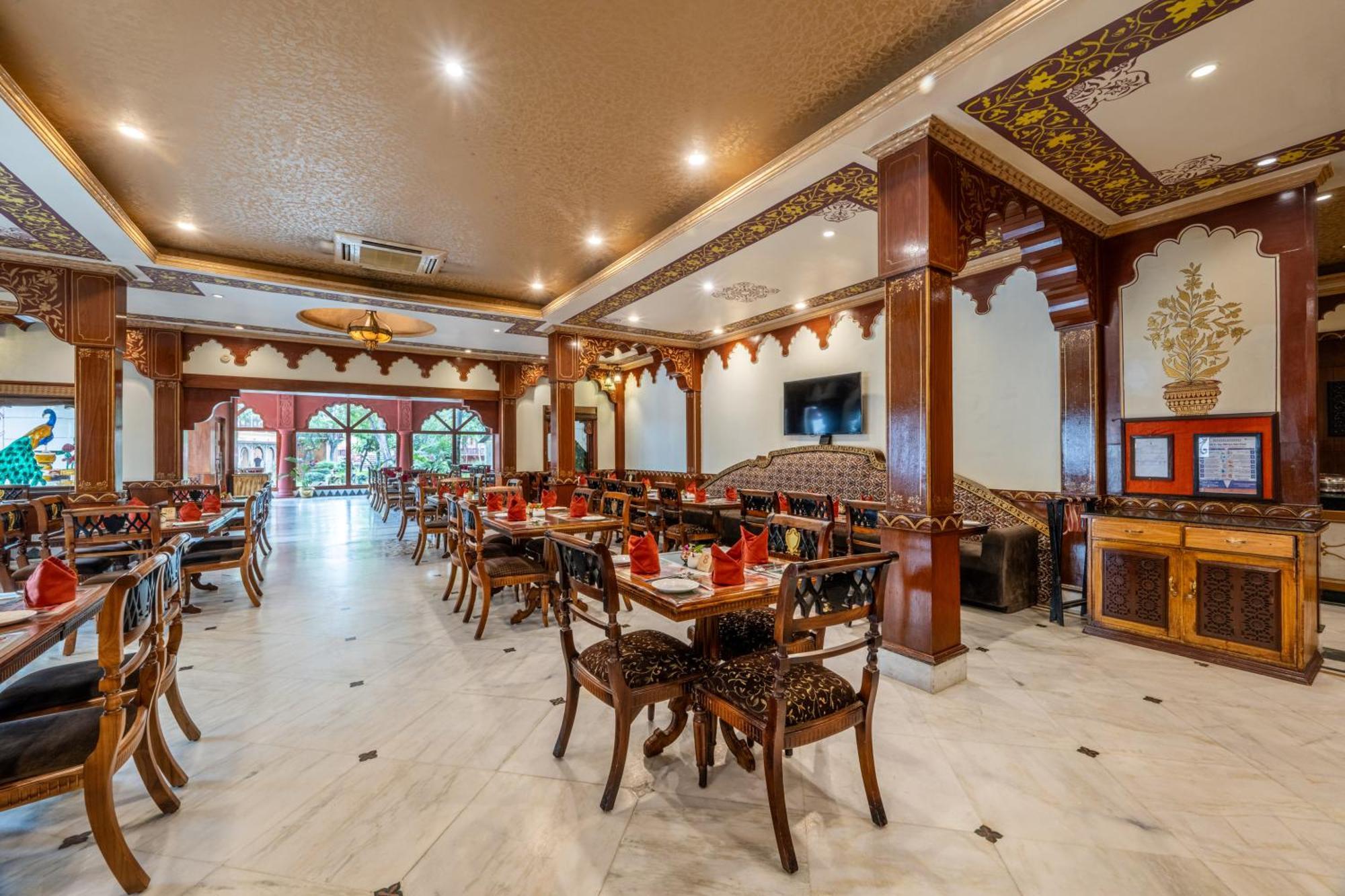 Chokhi Dhani Resort Jaipur Bagian luar foto