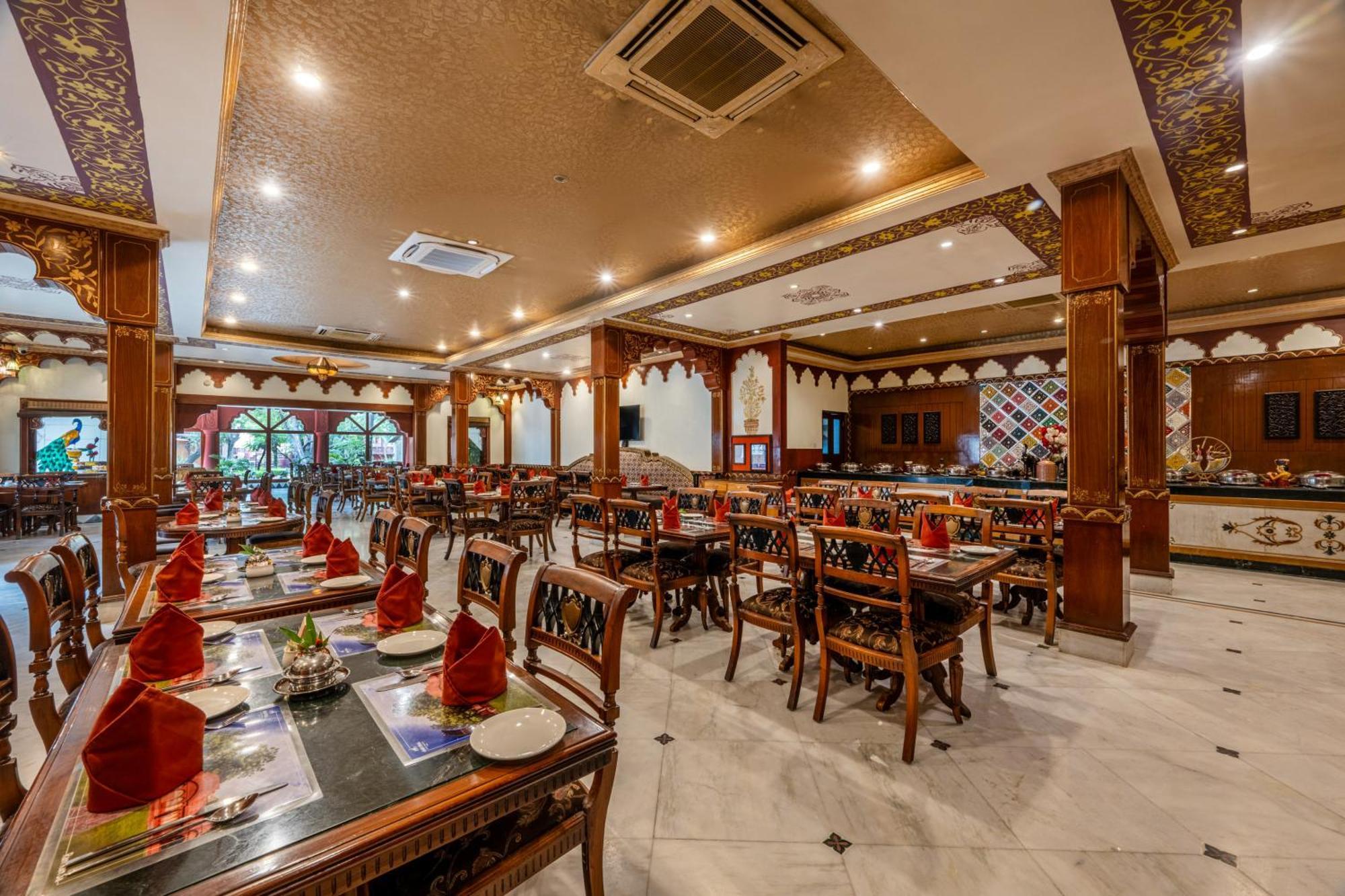 Chokhi Dhani Resort Jaipur Bagian luar foto