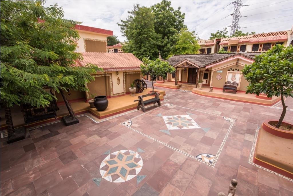 Chokhi Dhani Resort Jaipur Bagian luar foto