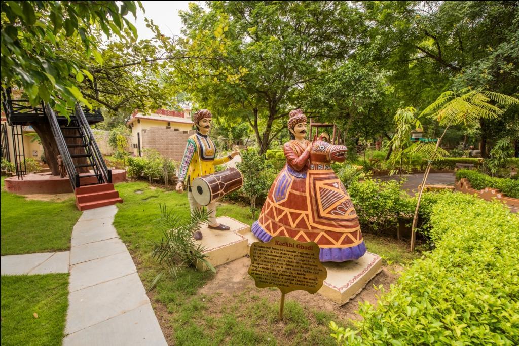 Chokhi Dhani Resort Jaipur Bagian luar foto