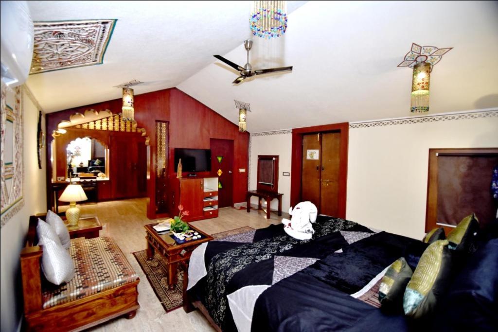 Chokhi Dhani Resort Jaipur Bagian luar foto
