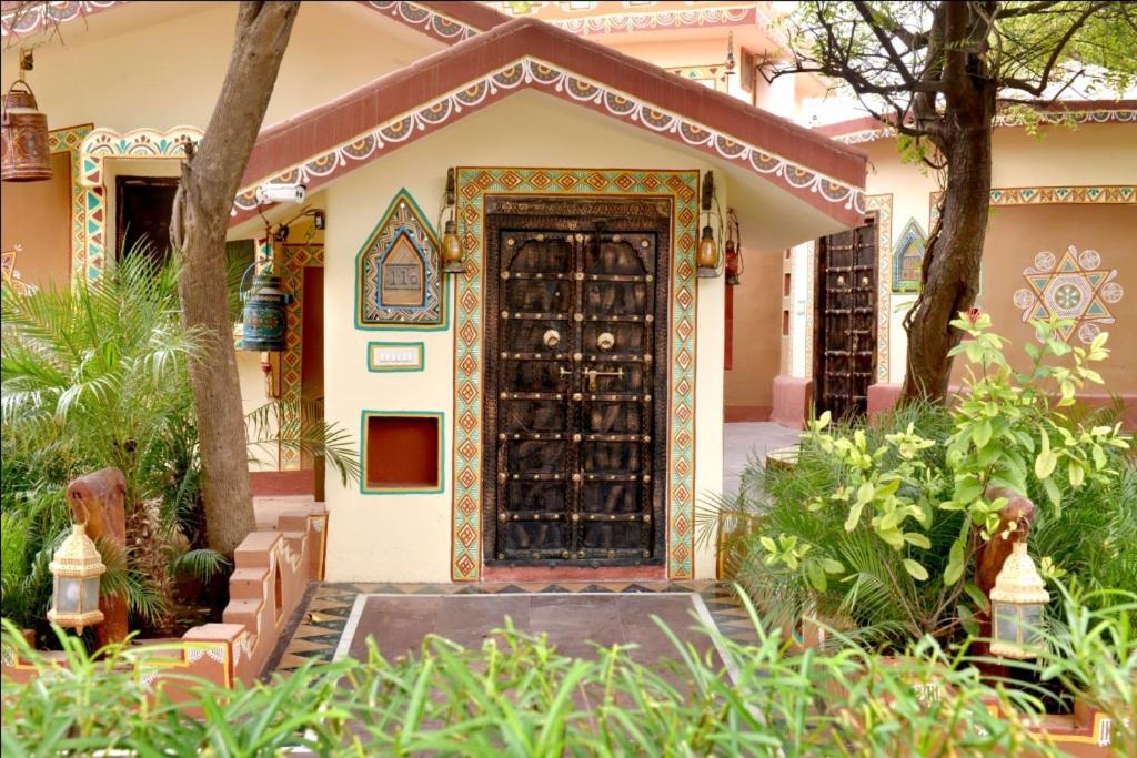 Chokhi Dhani Resort Jaipur Bagian luar foto